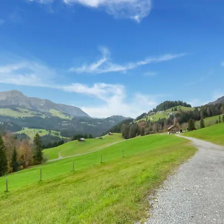 Picturesque In With Garden Apartment *